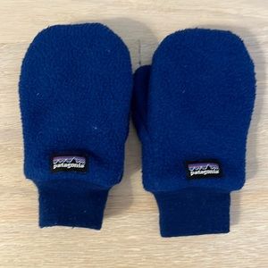 Patagonia fleece baby mittens